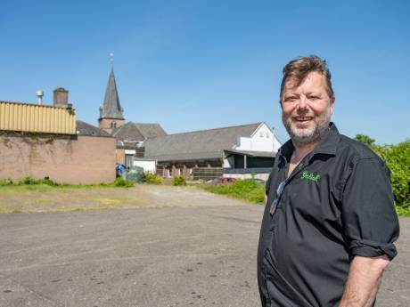 Eerste stap gezet naar nieuwe woningen achter Ruurlose horecazaken: ‘Erg blij dat er schot in zit’