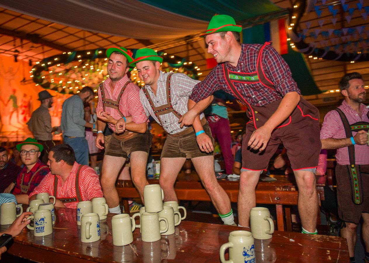 FOTO'S. Zo vieren ze in Wieze de Oktoberfeesten na 31 jaar stilte Foto hln.be