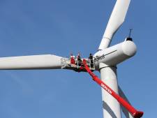 Beslissing over windmolens bij Haringvlietdam uitgesteld: ‘Eerst vertrouwen bewoners herstellen’