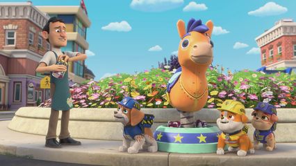 23. De crew bouwt een fonteinshow & De crew bouwt een draaimolen