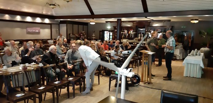 Ruim 80 belangstellenden waren naar Buitencentrum Kerkemeijer gekomen voor de informatiebijeenkomst over windenergie in Berkelland.