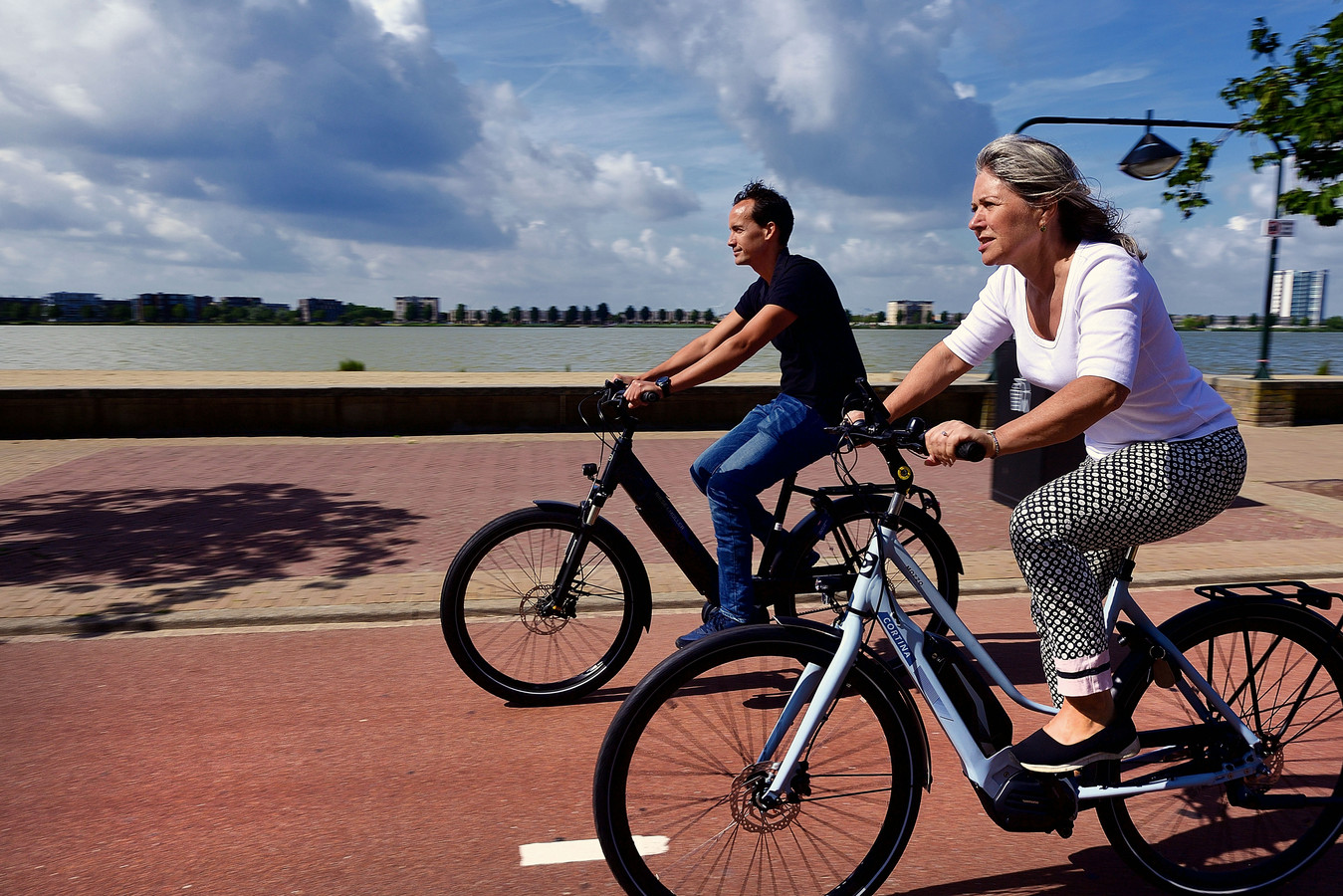 Afgelopen zomer deed Annelies Vlaanderen aan participerende journalistiek en ervoer ze wat er nou zo fijn is aan elektrische fietsen.