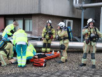 Slachtoffers op dak en brand in technische ruimtes: 66 hulpverleners houden spectaculaire oefening aan AZ Sint-Blasius