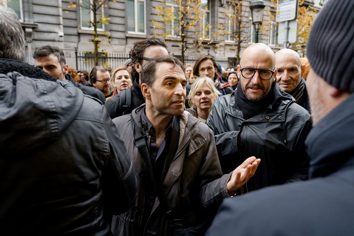 Protest van de cultuursector tegen de besparingsplannnen van minister Jan Jambon vandaag, met onder meer Michael Pas en andere bekende Vlaamse acteurs.