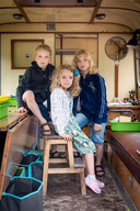 ,,Ik wil dat de kinderen weer oprecht kunnen lachen. Dat ze niet meer voor mij hoeven te zorgen. Dat ze niet meer bang zijn dat ik ook doodga of ziek word.”