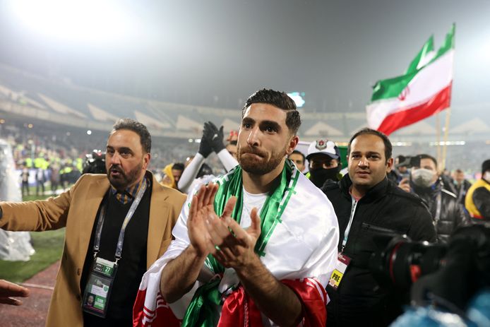 Alireza Jahanbakhsh viert de plaatsing van Iran voor het WK.