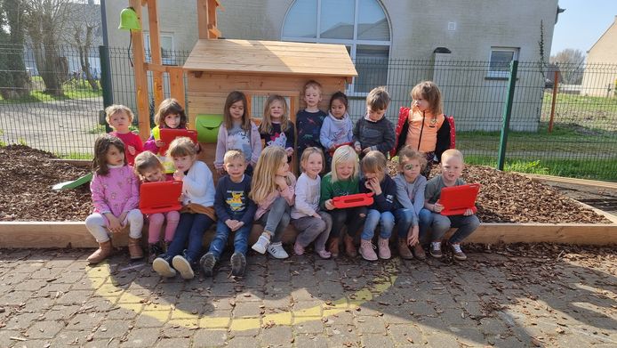 Extra computers voor de leerlingen van Immaculata De Panne