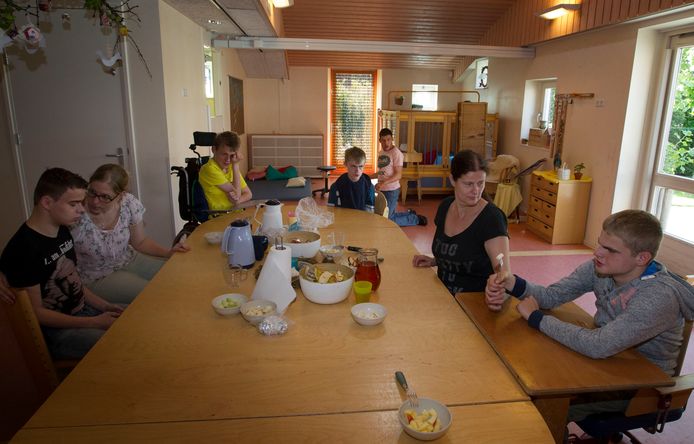 De zorg die Pluryn in Eindhoven biedt aan kinderen en jongeren met een (meervoudige) beperking komt niet in gevaar, zegt de zorgaanbieder.