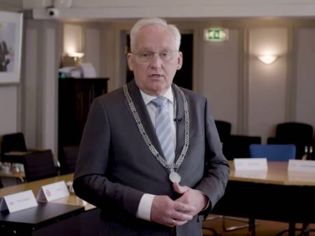 Burgemeester Sliedrecht draagt stokje over: ‘Er is nog een hoop werk te doen, je moet durven sturen’