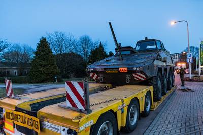 Rokende remmen bij rijexamen met pantservoertuig: 'Toch geslaagd'