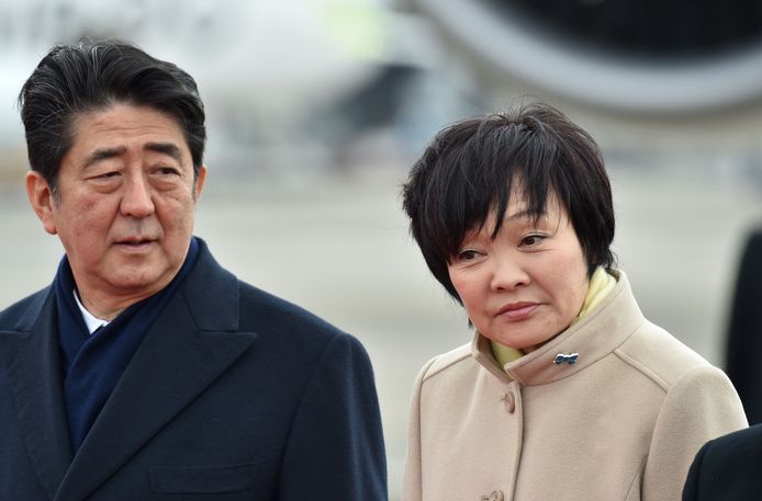 De Japanse premier Shinzo Abe met zijn vrouw Akie.