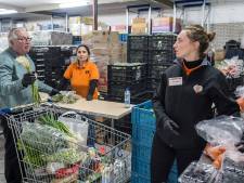 Overweldigende hulp: Voedselbank Tilburg kan door
