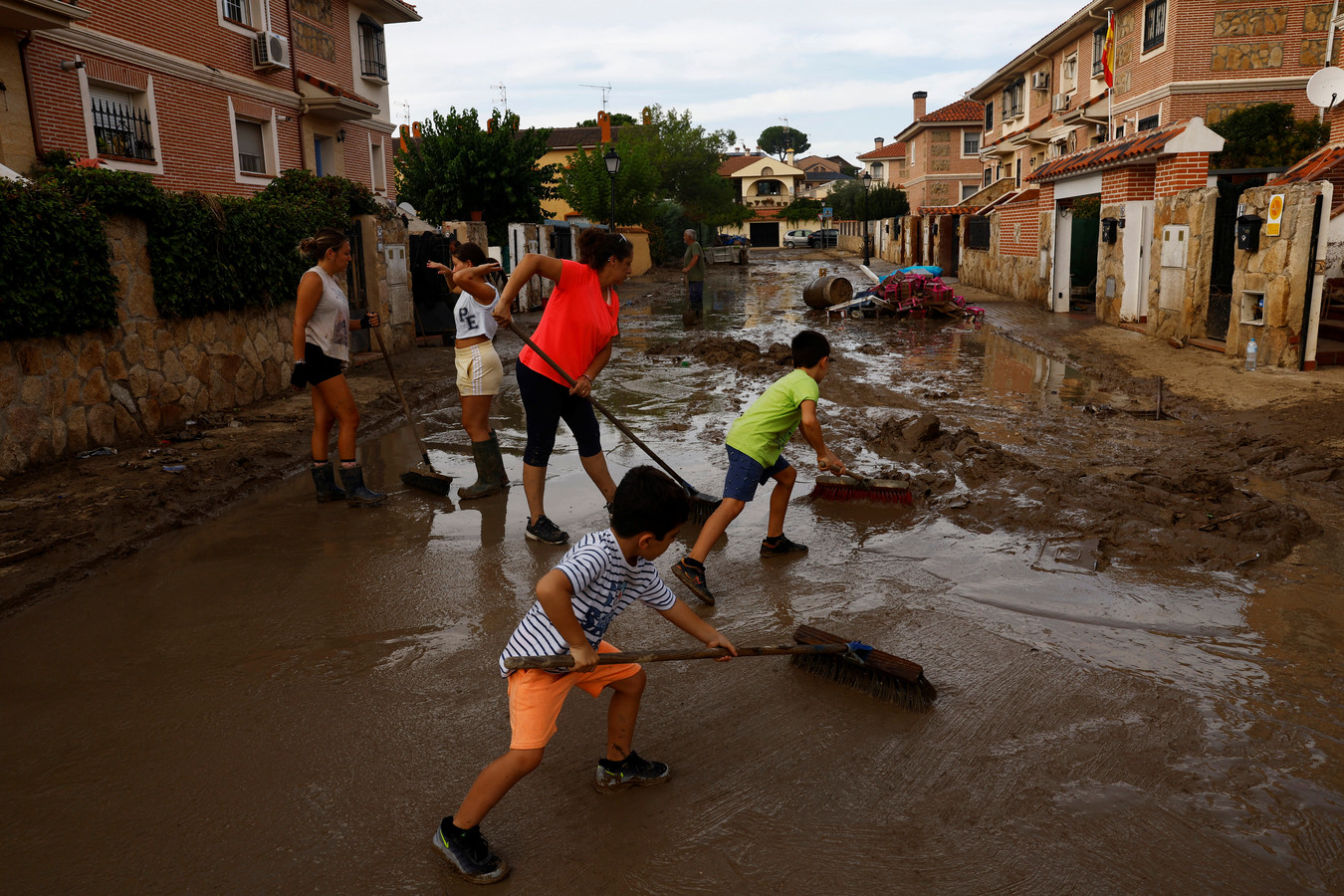 Le Bilan Des Inondations En Espagne Passe à 6 Morts Foto 7sur7 Be