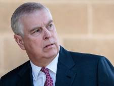 Prins Andrew legt functies neer na interview over affaire Epstein