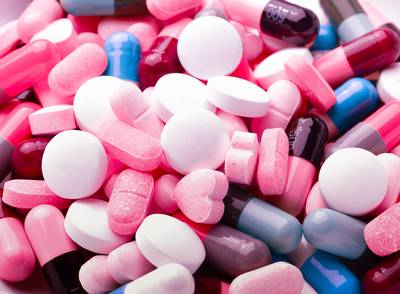 Scheikundedocent Japan leert studenten partydrugs maken