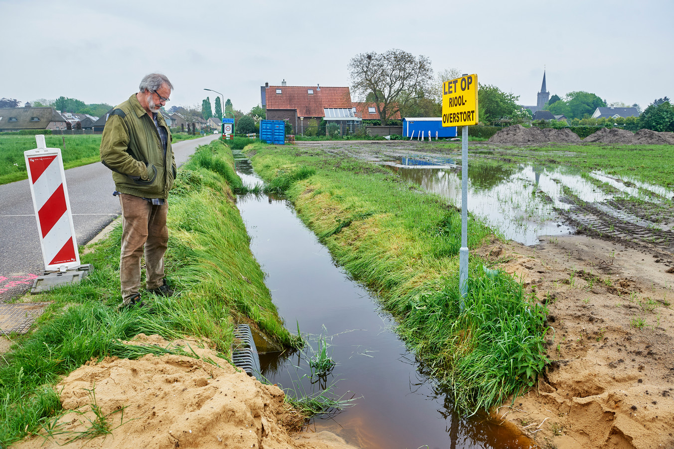 Er zit een luchtje aan bouwgrond Heeswijkse Akkers: ‘Vrezen voor vieze ...