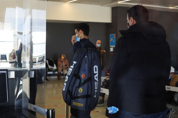 De aankomst van Djokovic op Nikola Tesla Airport vanmiddag.