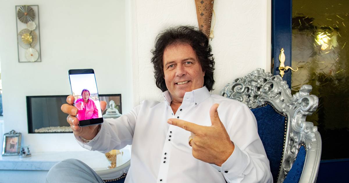 Zanger Rene Uit Nijmegen Hoopt Op Doorbraak Via Realityshow Een Enkeling Zegt Vast Wat Moet Die Gozer Met Zijn Gefohnde Haartjes Nijmegen Gelderlander Nl