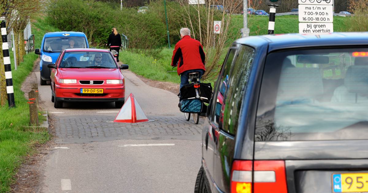 Let op! Weg gaat dicht wegens onderhoud aan zakpaal