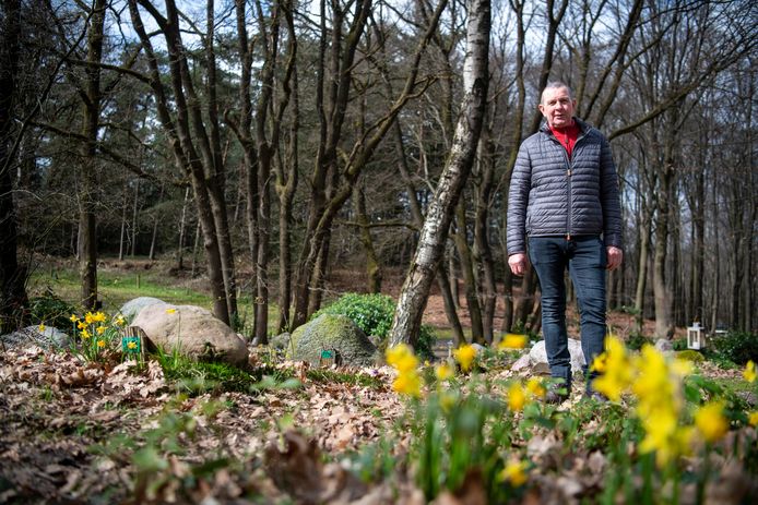 Jaap Westerwoudt, mede-eigenaar van natuurbegraafplaats Westerwolde bij Assel.