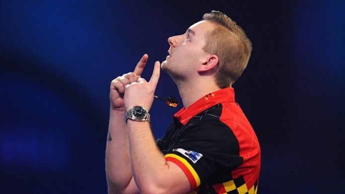 Dimitri van den Berg nelle freccette della Premier League.