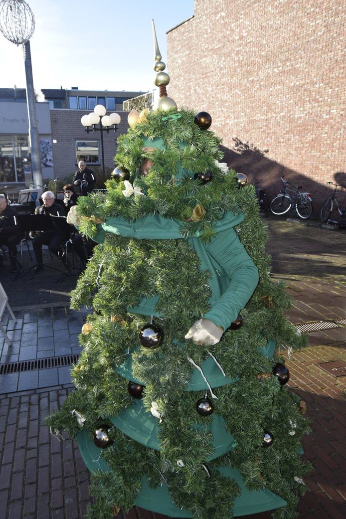 Hij knuffelt, grapt en laat het stadspubliek schrikken Ronald is de