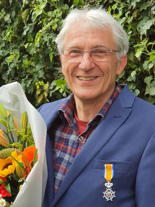 Ben Teubner, Lid in de Orde van Oranje-Nassau.