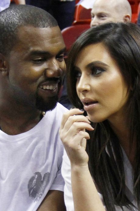 Un employé de JFK dans de sales draps à cause de Kim et Kanye