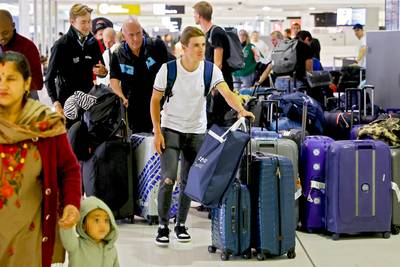 LIVE. Remco Evenepoel en co. arriveren op luchthaven van Sydney voor terugvlucht naar België