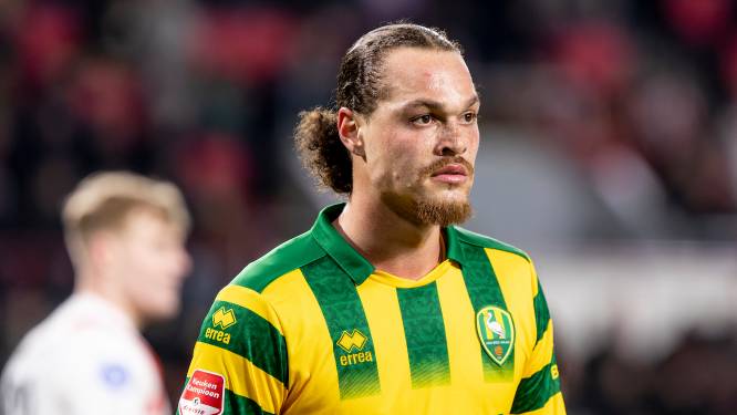 ADO-aanvaller Joël Zwarts baalt voor teamgenoot Joey Sleegers: ‘Nu moet ik er staan, dat besef is er’