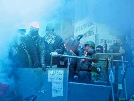 "L'Ukraine risque de sombrer dans une guerre civile"