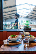 Rijden óp of honger áls een paard? Voor beide wensen kun je vanaf 14 september terecht bij het Hippisch Centrum Hoeksche Waard in Oud-Beijerland.