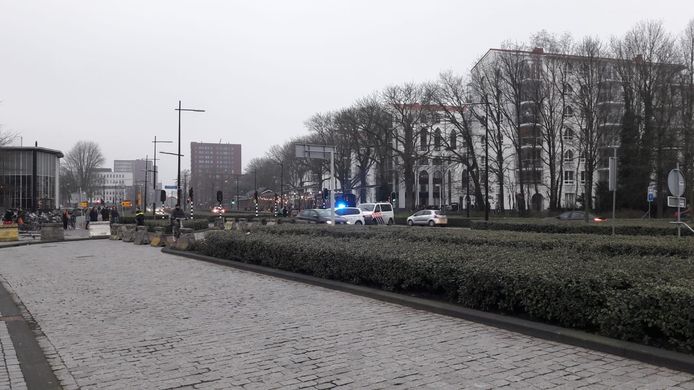 Een traumahelikopter landde bij Station Tilburg en de Burgemeester Broxlaan is afgezet