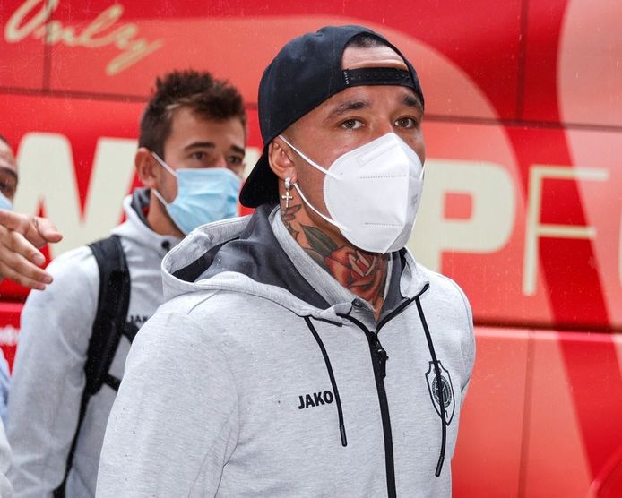 Radja Nainggolan is meteen vertrokken met Antwerp richting Nicosia.