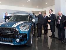 Kabinetsleden over de vloer en tal van Kamervragen: de lijntjes zijn kort tussen VDL en de Haagse politiek