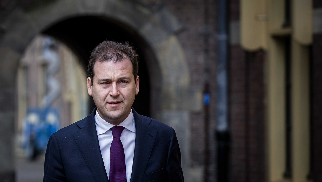 Minister Lodewijk Asscher van Sociale Zaken ziet geen reden zijn strenge wet tegen fraude in de sociale zekerheid aan te passen. Beeld ANP