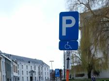 Je auto zetten op een parkeerplaats voor mensen met een handicap? Deze boete riskeer je