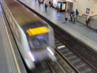 Brusselse politie extra waakzaam na dreigingsmail over aanslag op metro: stations blijven gewoon open