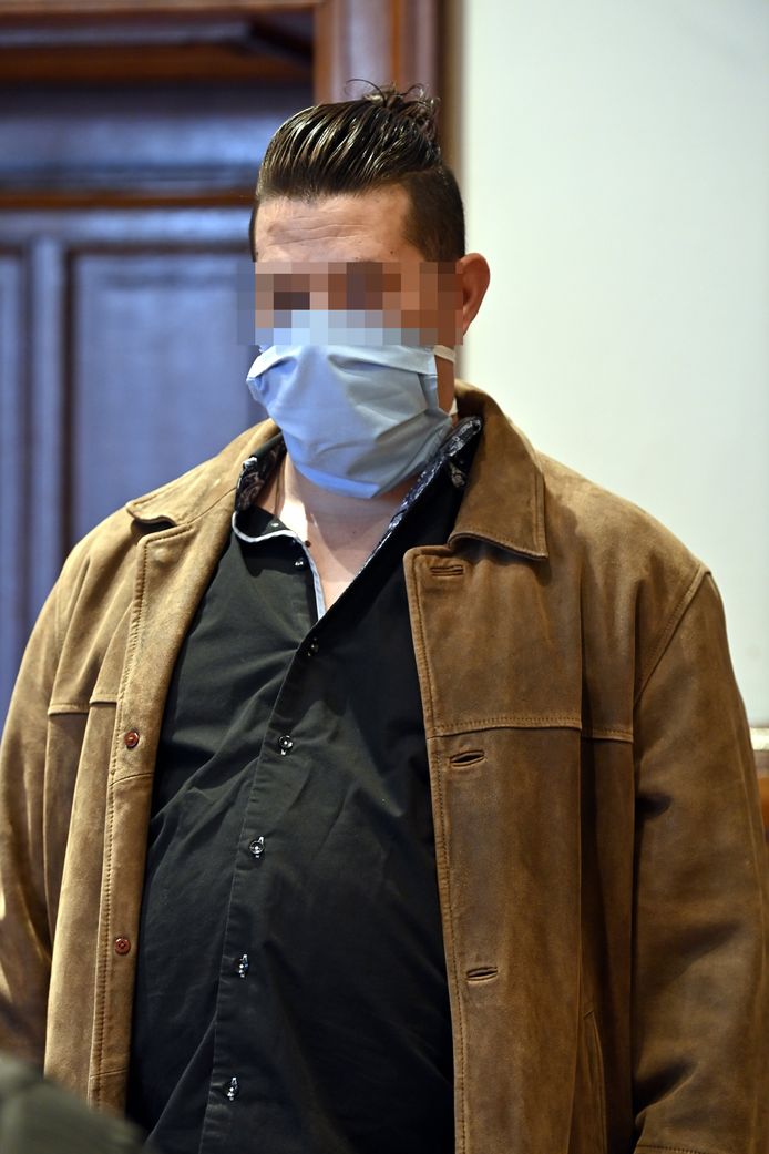 Luc Nem photographié durant son procès à la Cour d'assises de Namur le 24 novembre 2021.