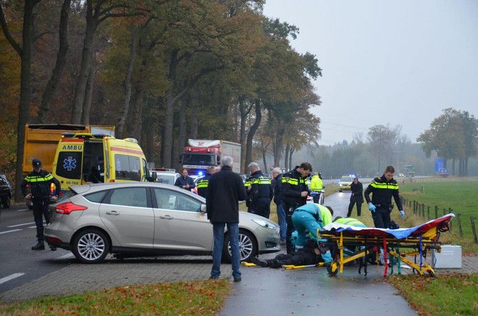 Bij het ongeluk in Warnsveld op 11 november 2016 raakte de motorrijder ernstig gewond.