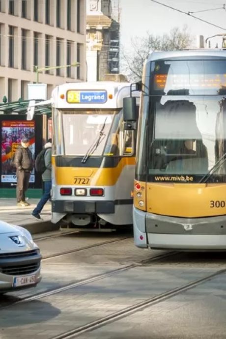 Tentative d'enlèvement sur une ado de 12 ans dans un tram à Bruxelles, une enquête ouverte