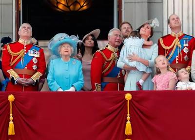 Harry, Meghan et Andrew seront absents du balcon de Buckingham pour le jubilé d'Elizabeth II