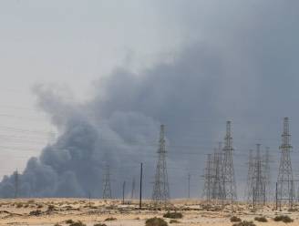 ‘Saoedi-Arabië halveert olieproductie na drone-aanval’