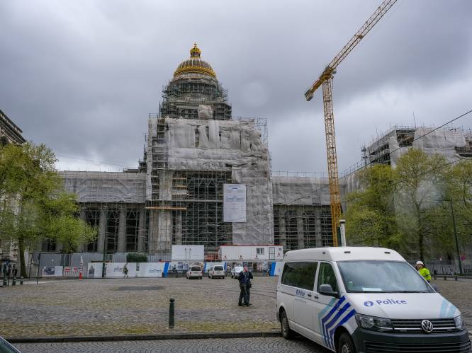 Justitiepaleis in Brussel opnieuw open na bommelding: “Onderzoek naar de beller is lopende”