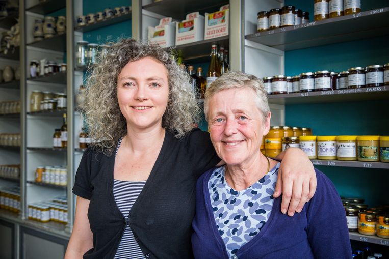 Christine Van Roste en haar moeder Catherine Caessens in 2019. Beeld Nimmegeers
