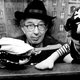 Koos Kneus (1954-2020) zong met duizenden Amsterdammertjes over de poepluier