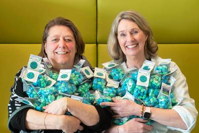 Met het blauwgroene ‘Dromertje’ heeft Drimmelen nu een eigen snoepje: ‘Luchtig, met een lekkere bite