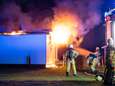 Nachtelijke brand verwoest chalet op boerencamping in Giethmen: politie vermoedt brandstichting