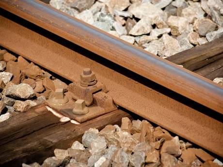 Geen treinen tussen Tilburg en Breda door aanrijding op het spoor