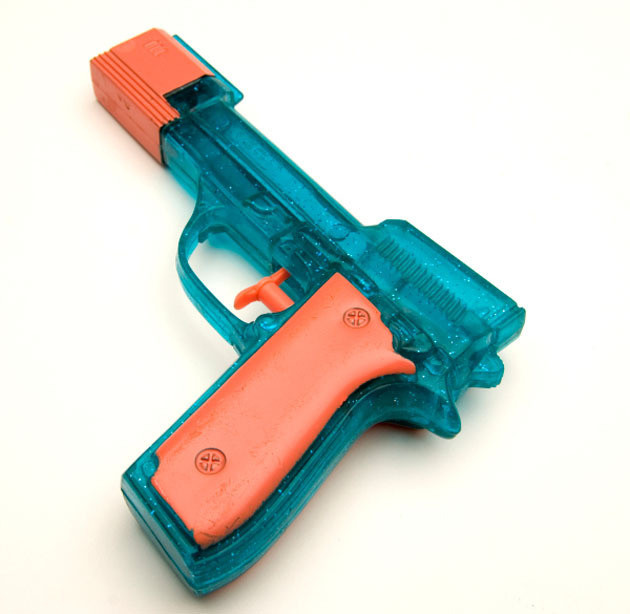 Des Policiers Namurois Nus Jouent Au Pistolet à Eau